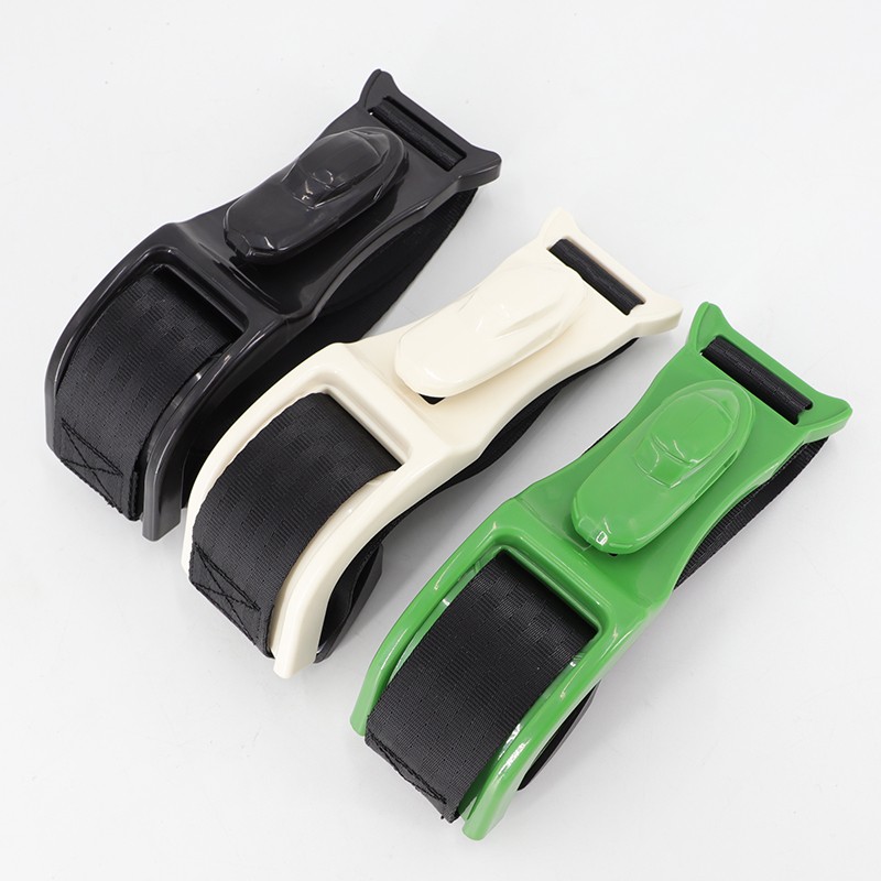 pregnant woman car seat belt